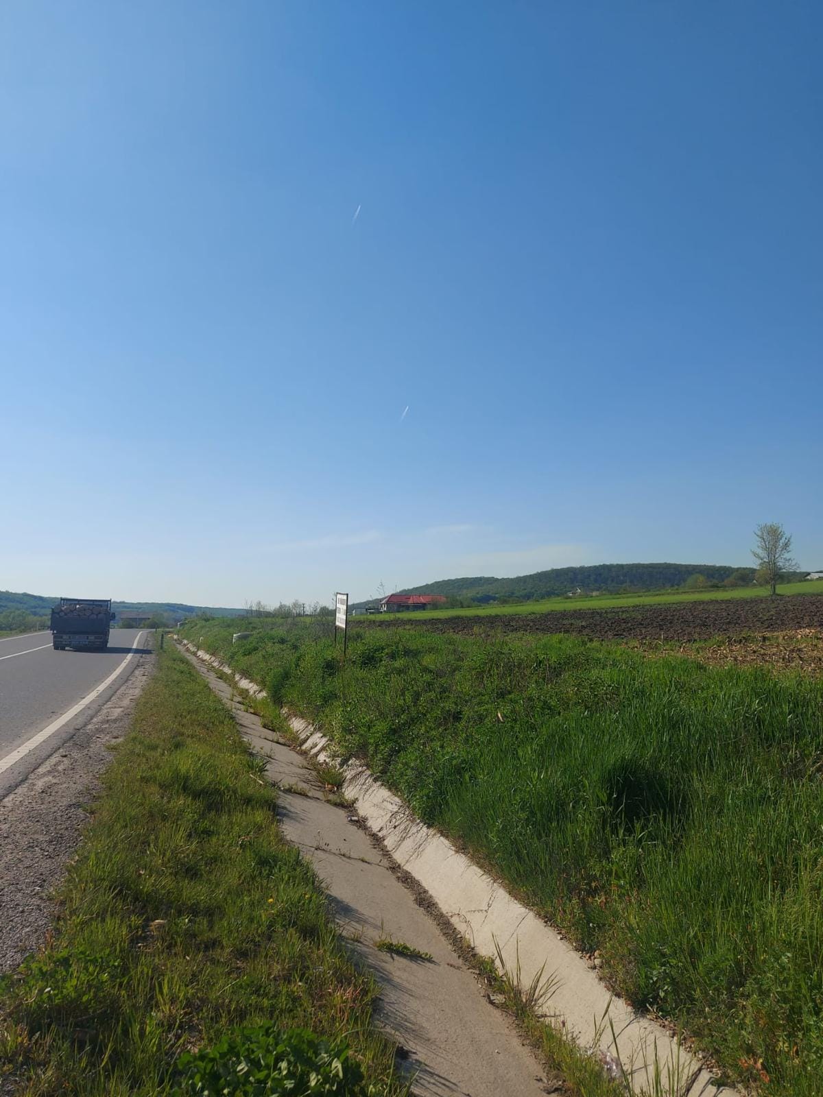 Vând teren intravilan Hidiselu de Sus