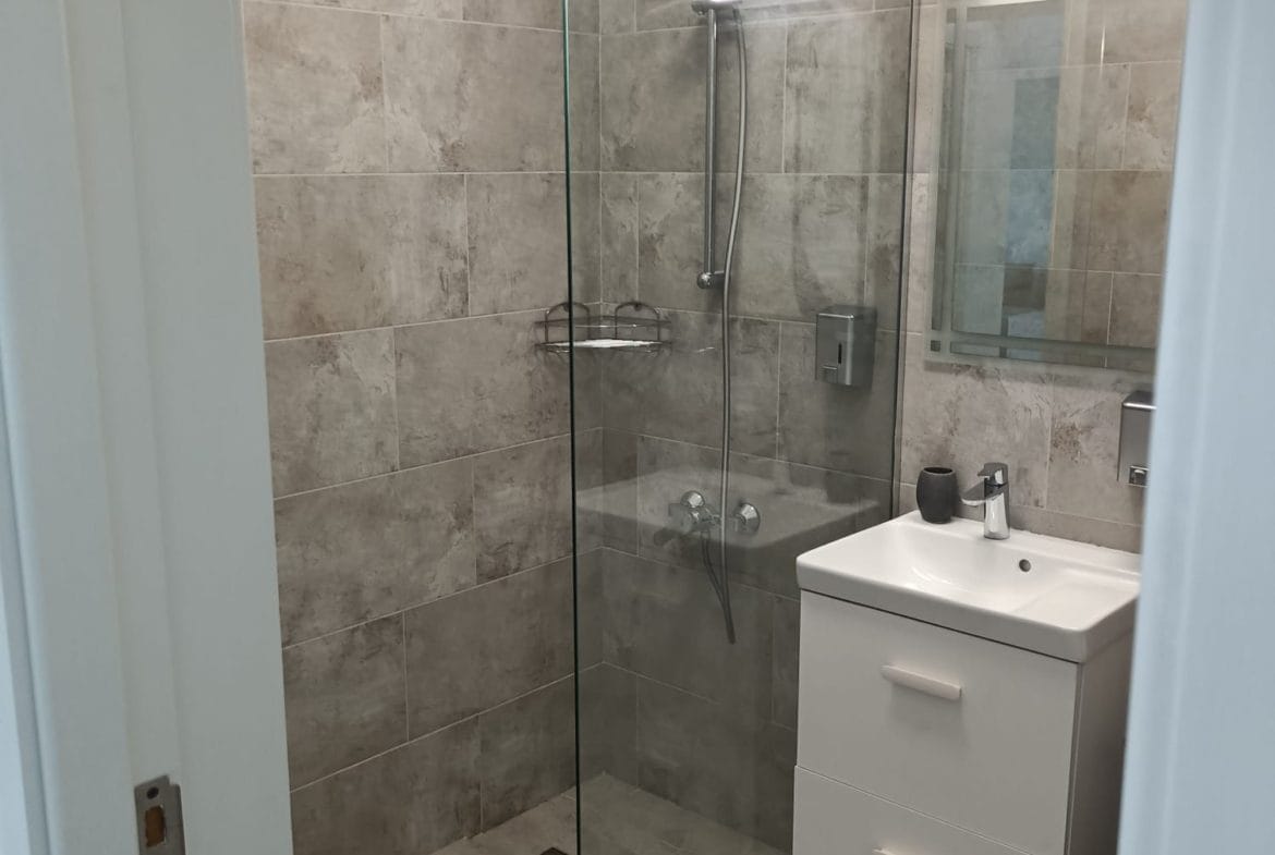 Apartamente cu 2 camere decomandate noi mobilate și utilate