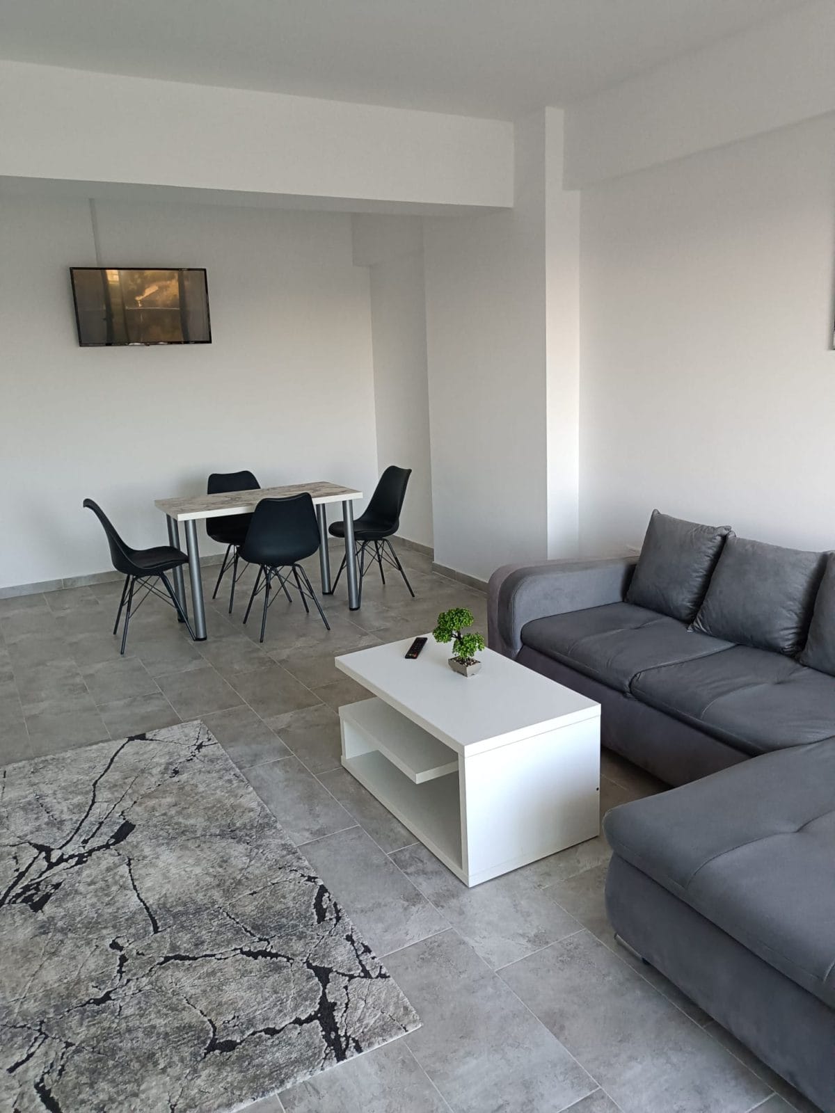 Apartamente cu 2 camere decomandate noi mobilate și utilate