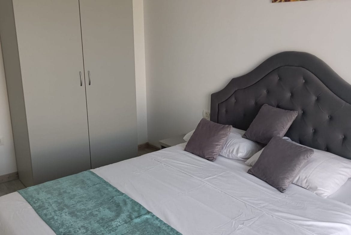 Apartamente cu 2 camere decomandate noi mobilate și utilate