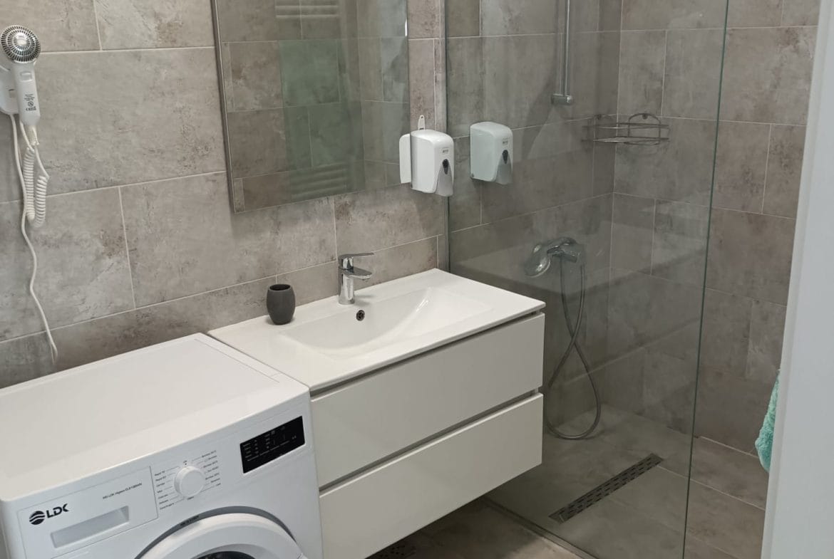 Apartamente cu 2 camere decomandate noi mobilate și utilate