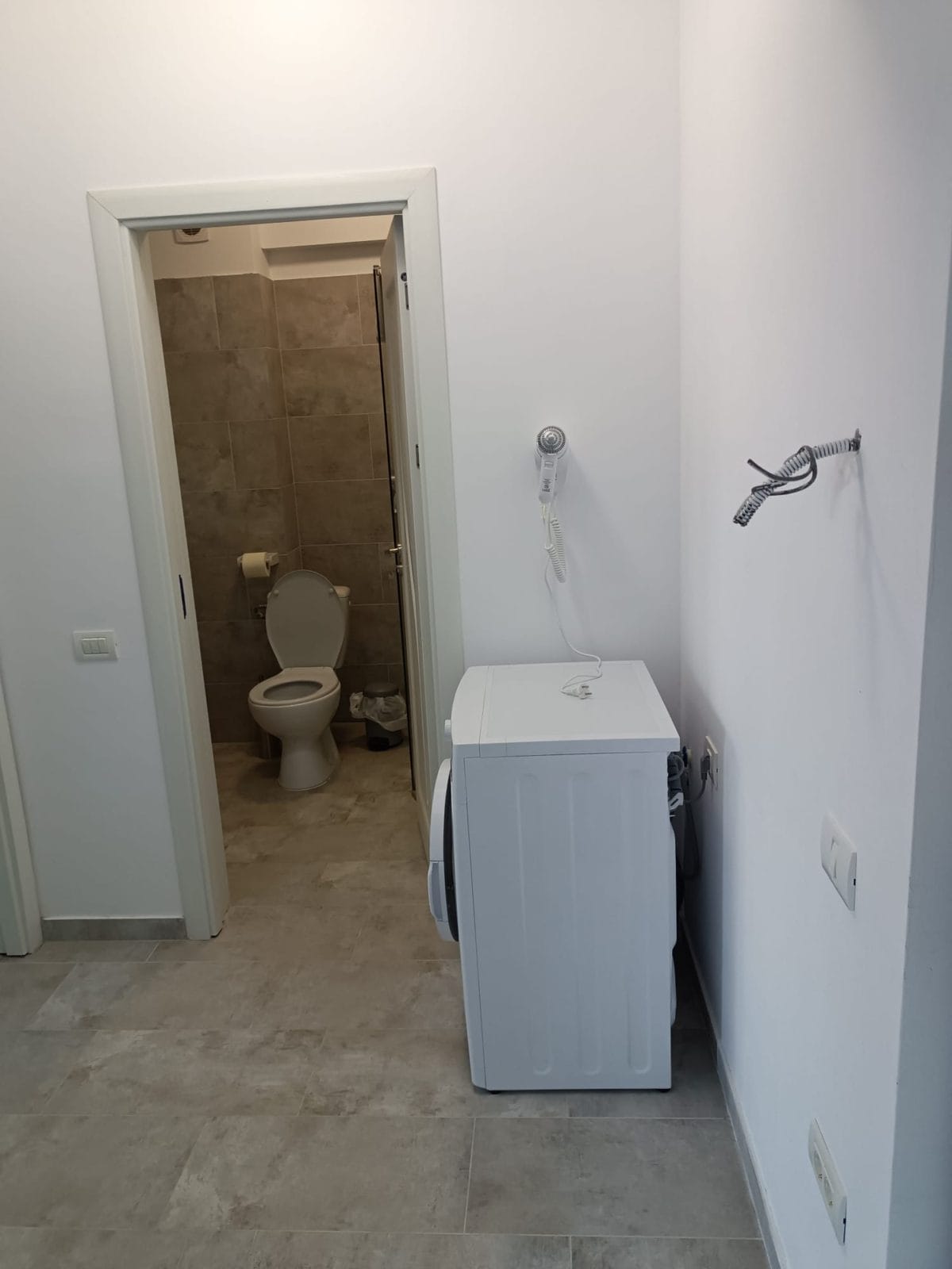 Apartamente cu 2 camere decomandate noi mobilate și utilate