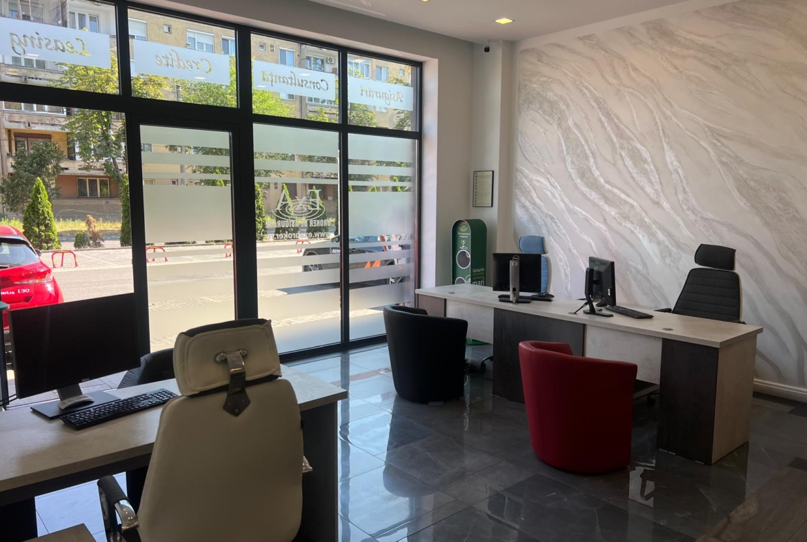 Inchiriez spatiu comercial in Oradea