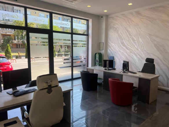 Inchiriez spatiu comercial in Oradea