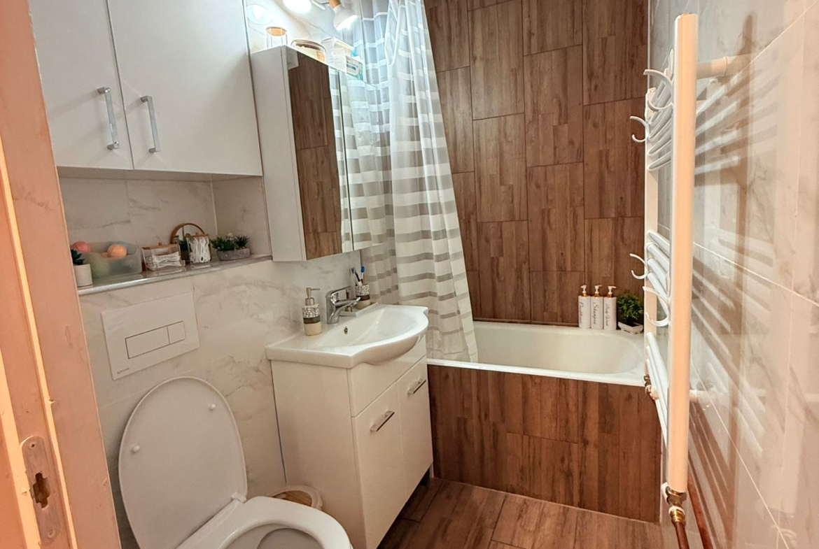 Apartament cu 2 camere decomandat lângă parcul Magnoliei, la vânzare sau schimb cu casa