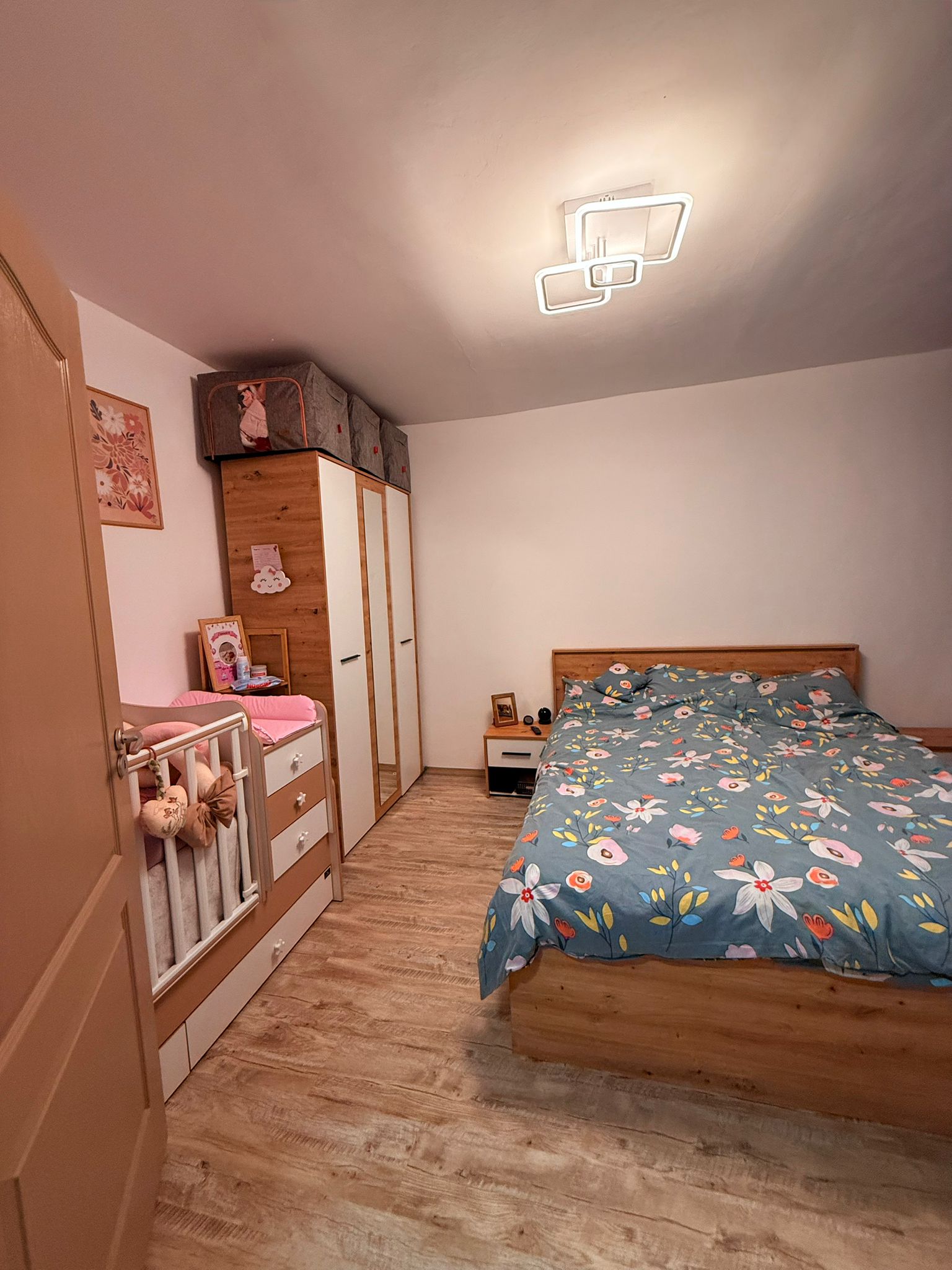 Apartament cu 2 camere decomandat lângă parcul Magnoliei, la vânzare sau schimb cu casa
