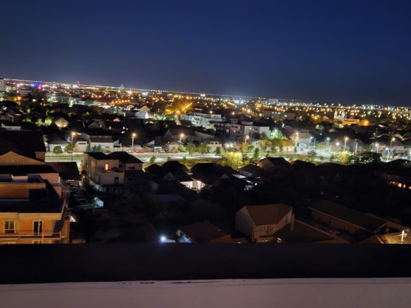 Apartament cu 2 camere, terasa generoasă, etaj 9