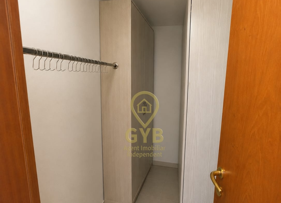 Apartament cu 2 camere, terasa generoasă, etaj 9