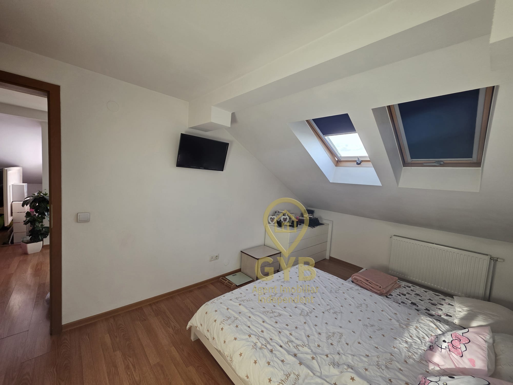 Apartament cu 2 camere, terasa generoasă, etaj 9