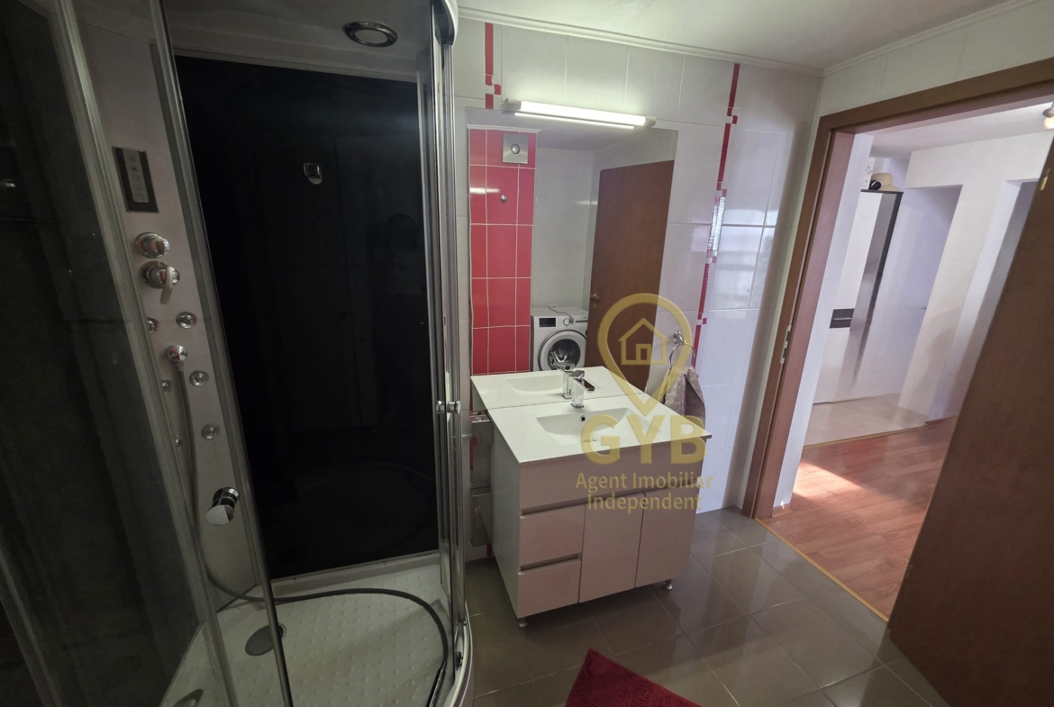 Apartament cu 2 camere, terasa generoasă, etaj 9