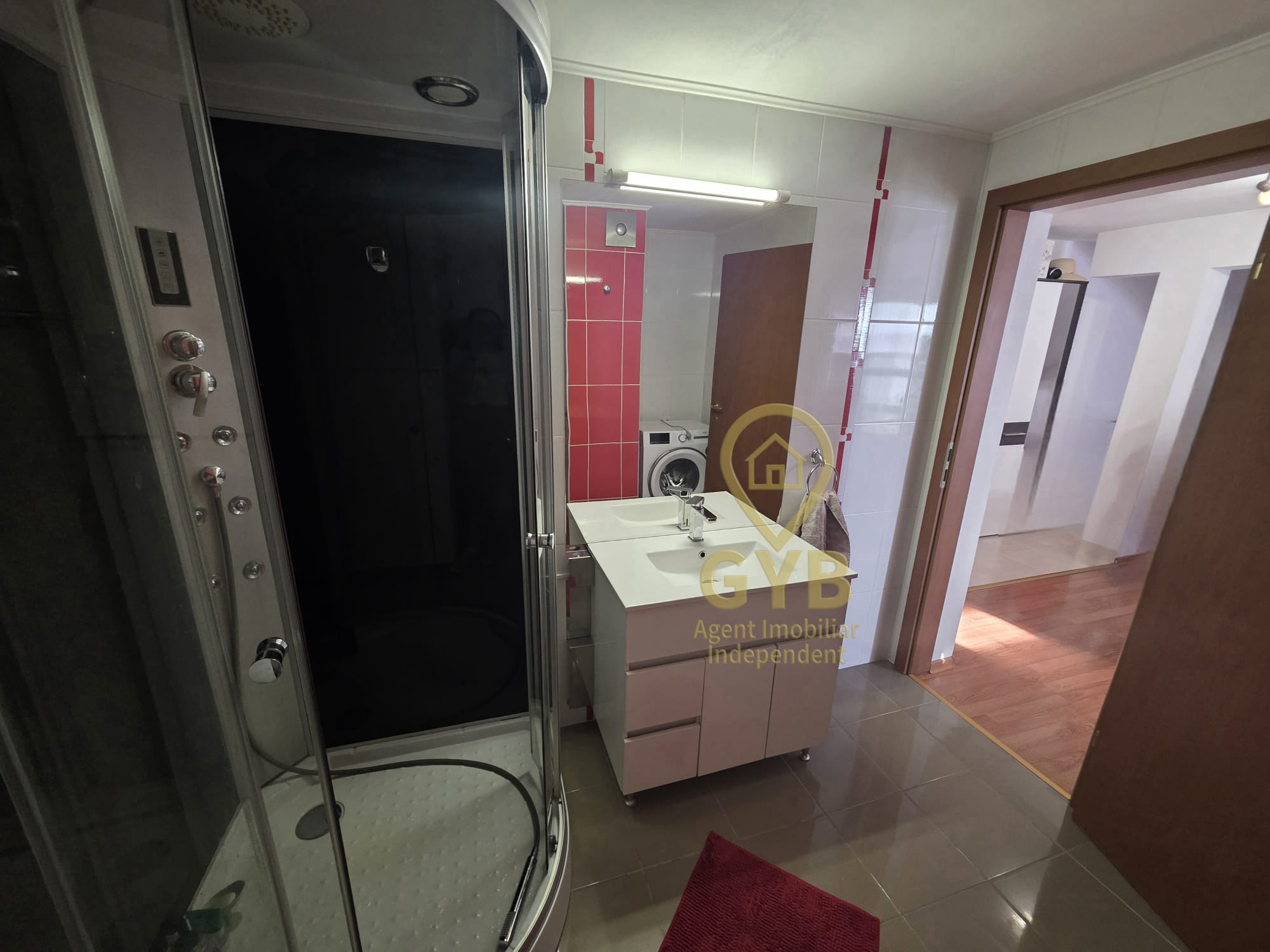 Apartament cu 2 camere, terasa generoasă, etaj 9