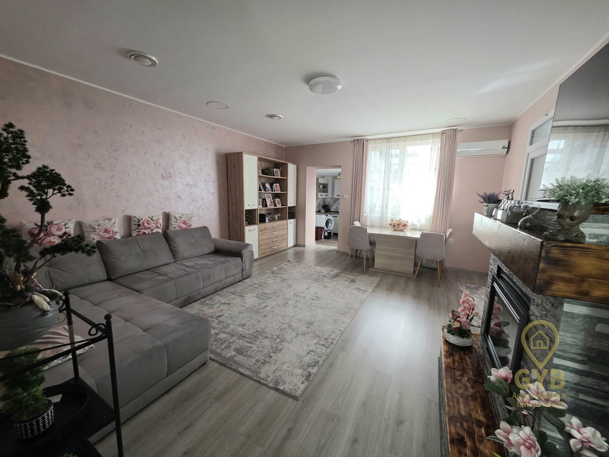 IMG-20260524-WA0001 Apartament la casa ultracentral pe strada Primăriei, Oradea