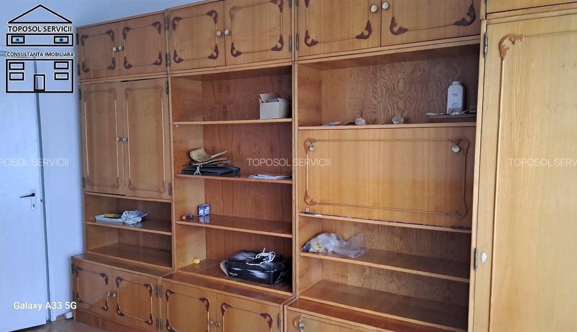 Apartament cu 3 camere decomandat