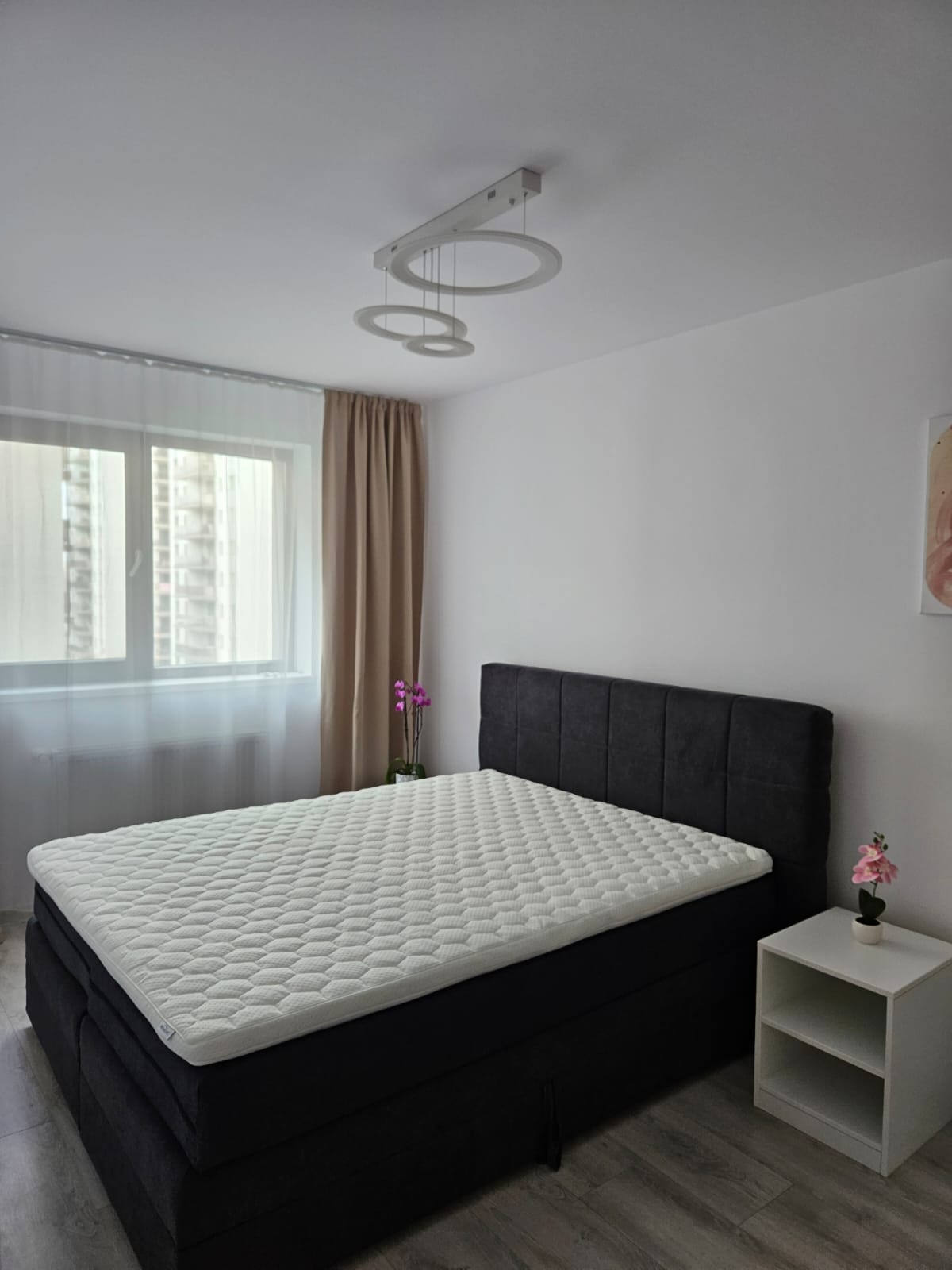 10 Apartament 2 camere de închiriat in complex privat Hils Pallady