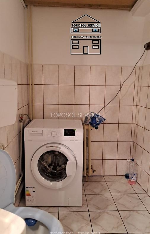 Apartament cu 3 camere decomandat