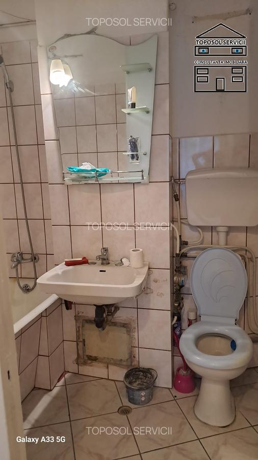 5e9f41b7-1d95-40d6-adfa-dac348b11b42 Apartament cu 3 camere decomandat