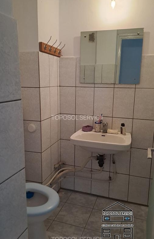 Apartament cu 3 camere decomandat