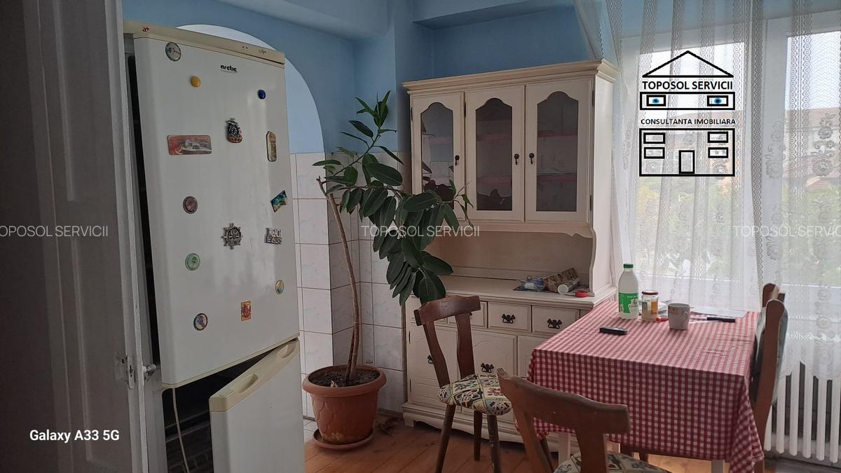 6f139112-928a-4a85-933d-67397c927a7c Apartament cu 3 camere decomandat