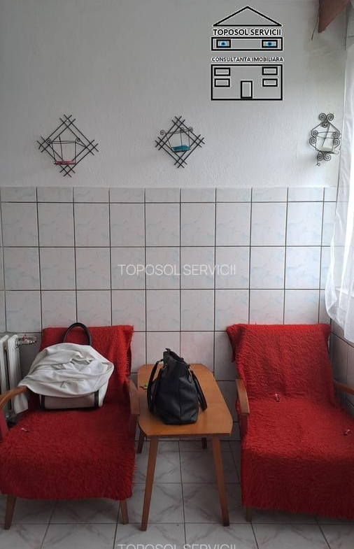 Apartament cu 3 camere decomandat