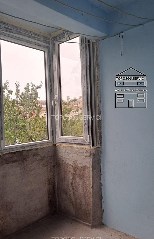 Apartament cu 3 camere decomandat