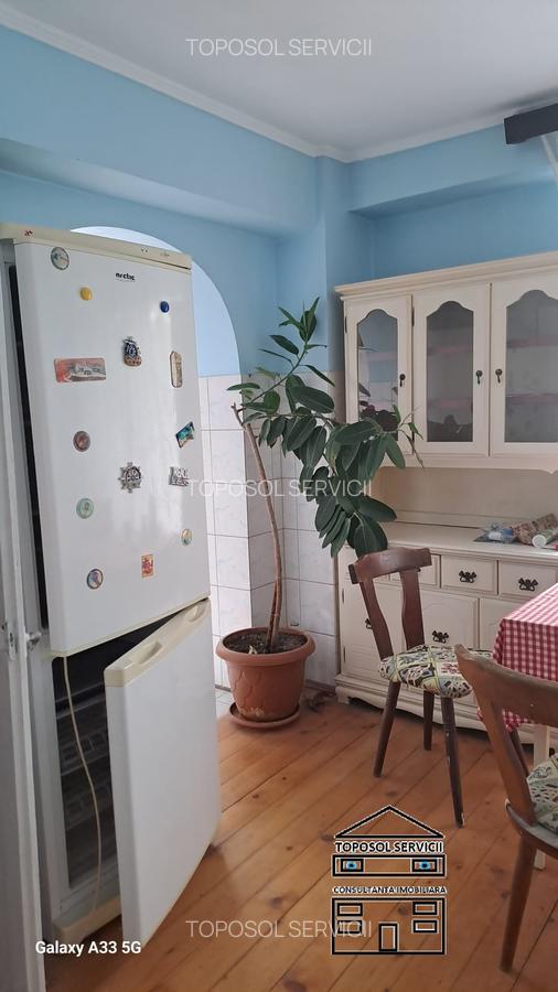 7e57c8a8-a608-45ba-8c0a-dae41631eba5 Apartament cu 3 camere decomandat