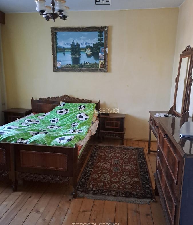 Apartament cu 3 camere decomandat