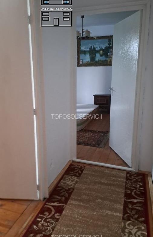 Apartament cu 3 camere decomandat