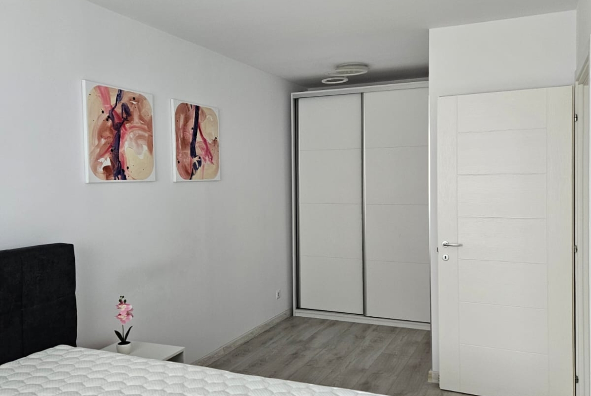 Apartament 2 camere de închiriat in complex privat Hils Pallady