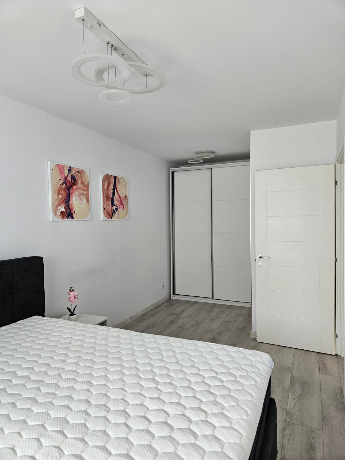 9 Apartament 2 camere de închiriat in complex privat Hils Pallady