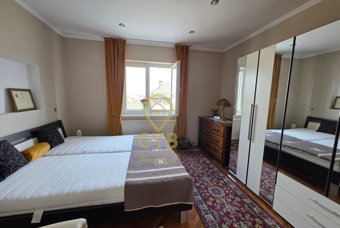 Casă tip duplex P+2E+Pod | 219 mp construiți | Garaj | Panouri fotovoltaice | Centru Salonta