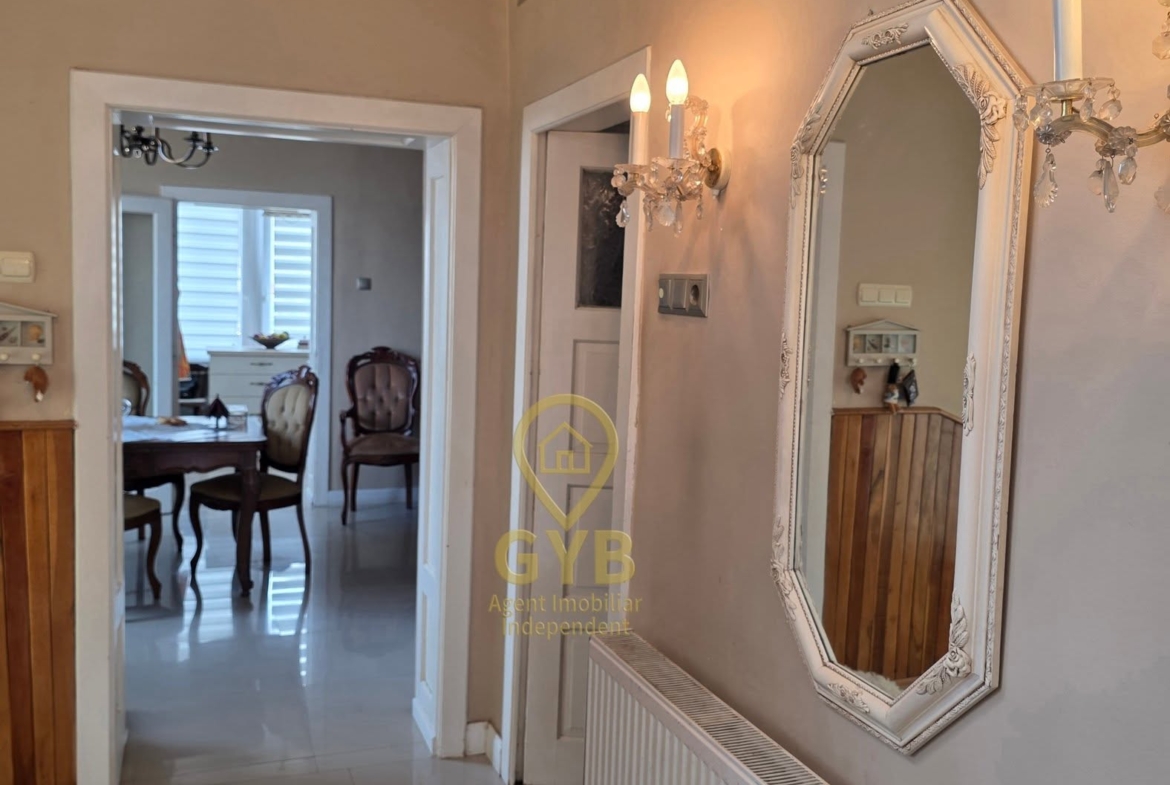Casă tip duplex P+2E+Pod | 219 mp construiți | Garaj | Panouri fotovoltaice | Centru Salonta