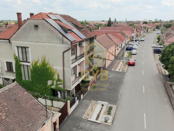 Casă tip duplex P+2E+Pod | 219 mp construiți | Garaj | Panouri fotovoltaice | Centru Salonta