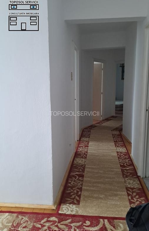 Apartament cu 3 camere decomandat