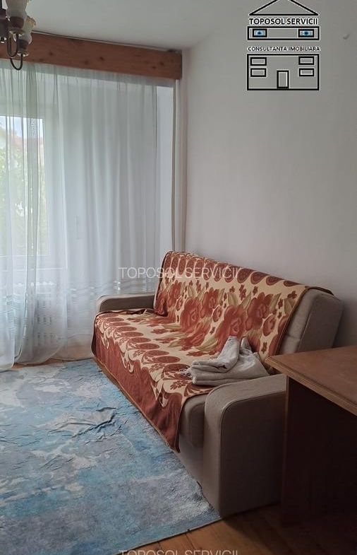 Apartament cu 3 camere decomandat