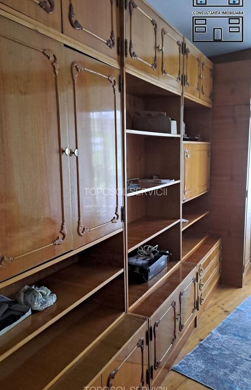 Apartament cu 3 camere decomandat