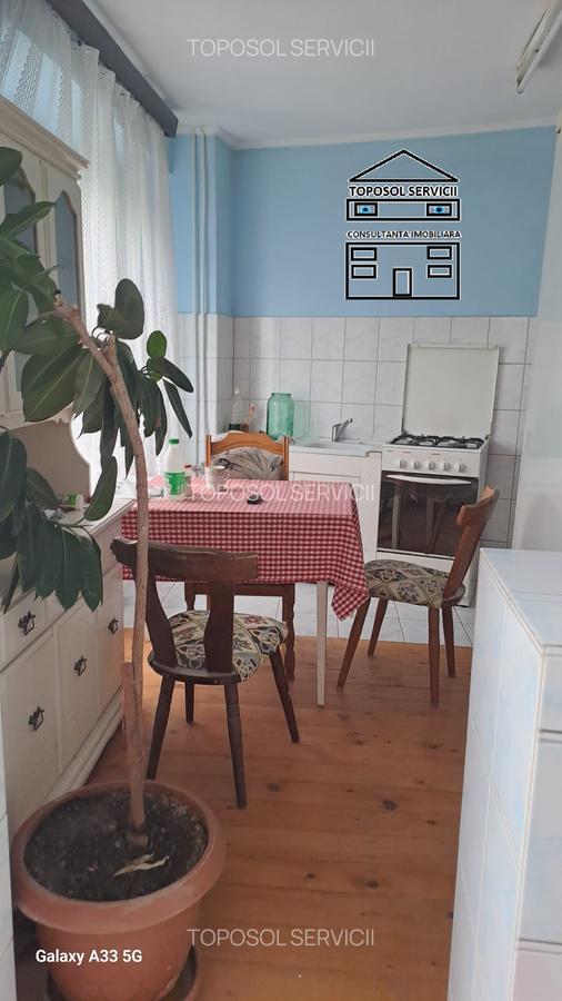 e5420f27-4fb7-4c79-b9b3-6c174b4042a8 Apartament cu 3 camere decomandat