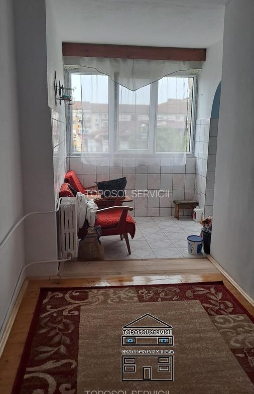 Apartament cu 3 camere decomandat