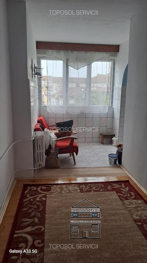 f4fbcbda-3e84-43b4-859f-b5d0fb16626a Apartament cu 3 camere decomandat