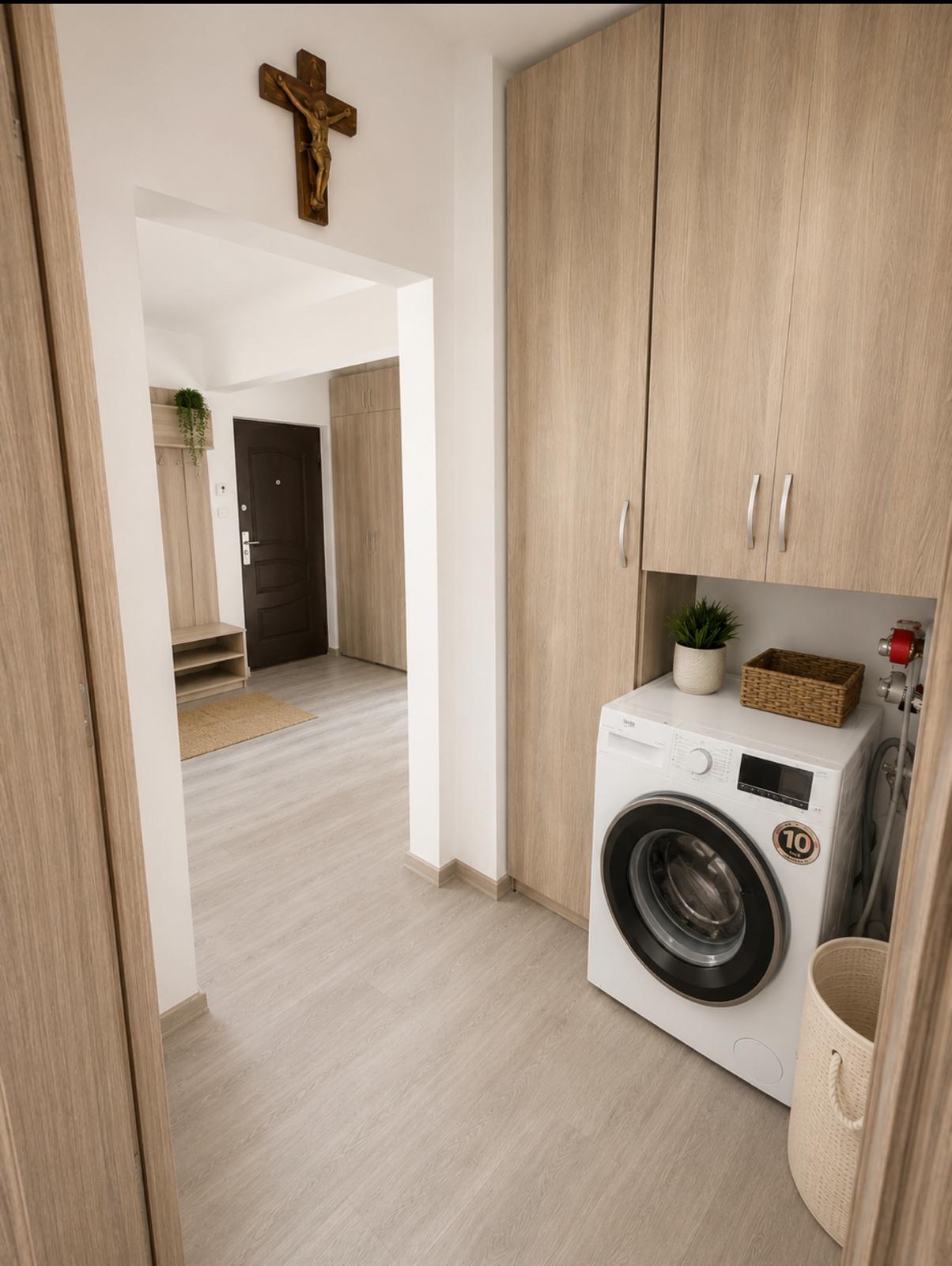 56c341b8-a0ce-4821-8c72-ea9869c3d4c9 Vând apartament