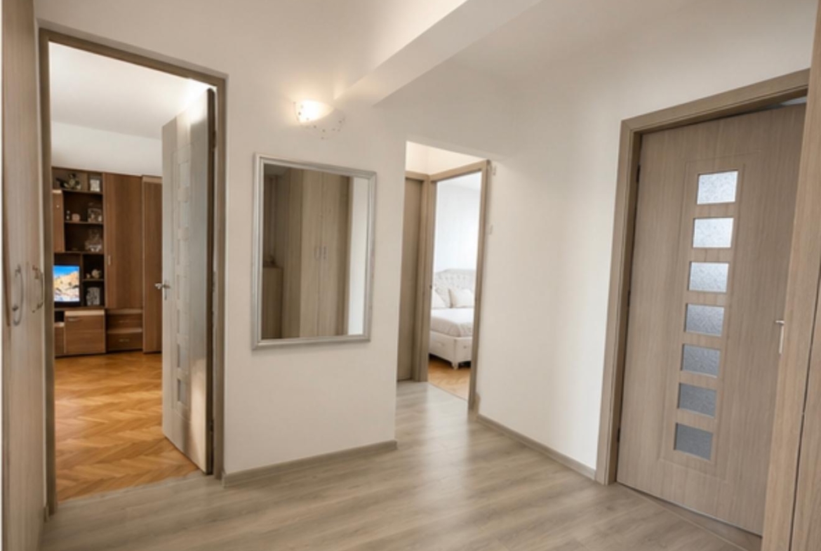 Vând apartament
