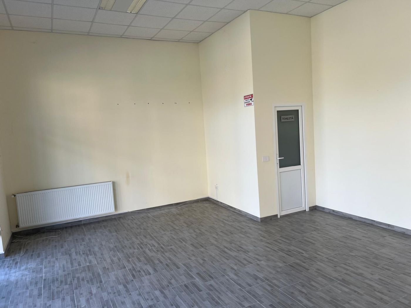 9 Inchiriez spatiu comercial in Oradea, zona Spitalul Judetean