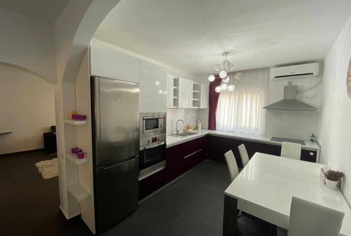De închiriat – Apartament modern cu 3 camere | Zona Centrală | Zona General Magheru | Etaj 2