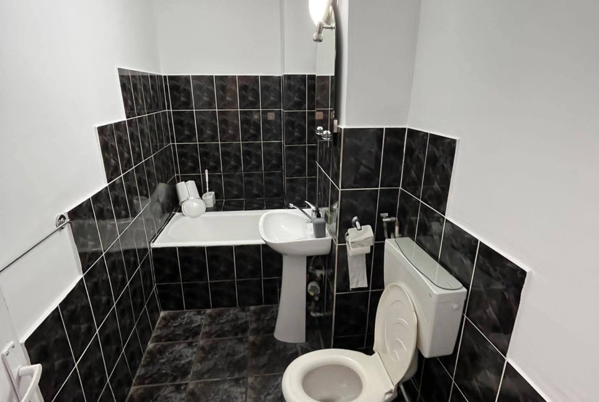 De închiriat – Apartament cu 3 camere | Ioșia – Str. Cazaban | Etaj 4