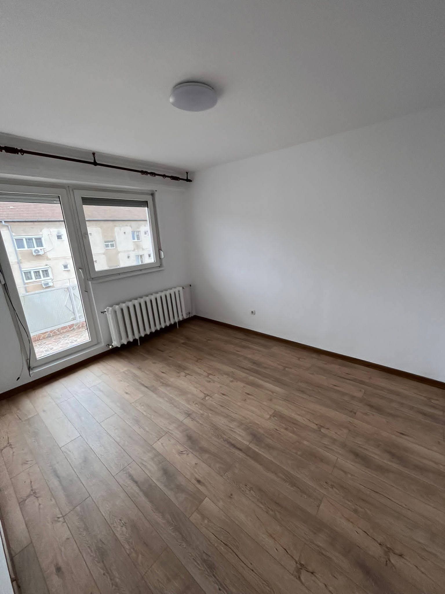 IMG-20260805-WA0031 De închiriat – Apartament cu 3 camere | Ioșia – Str. Cazaban | Etaj 4