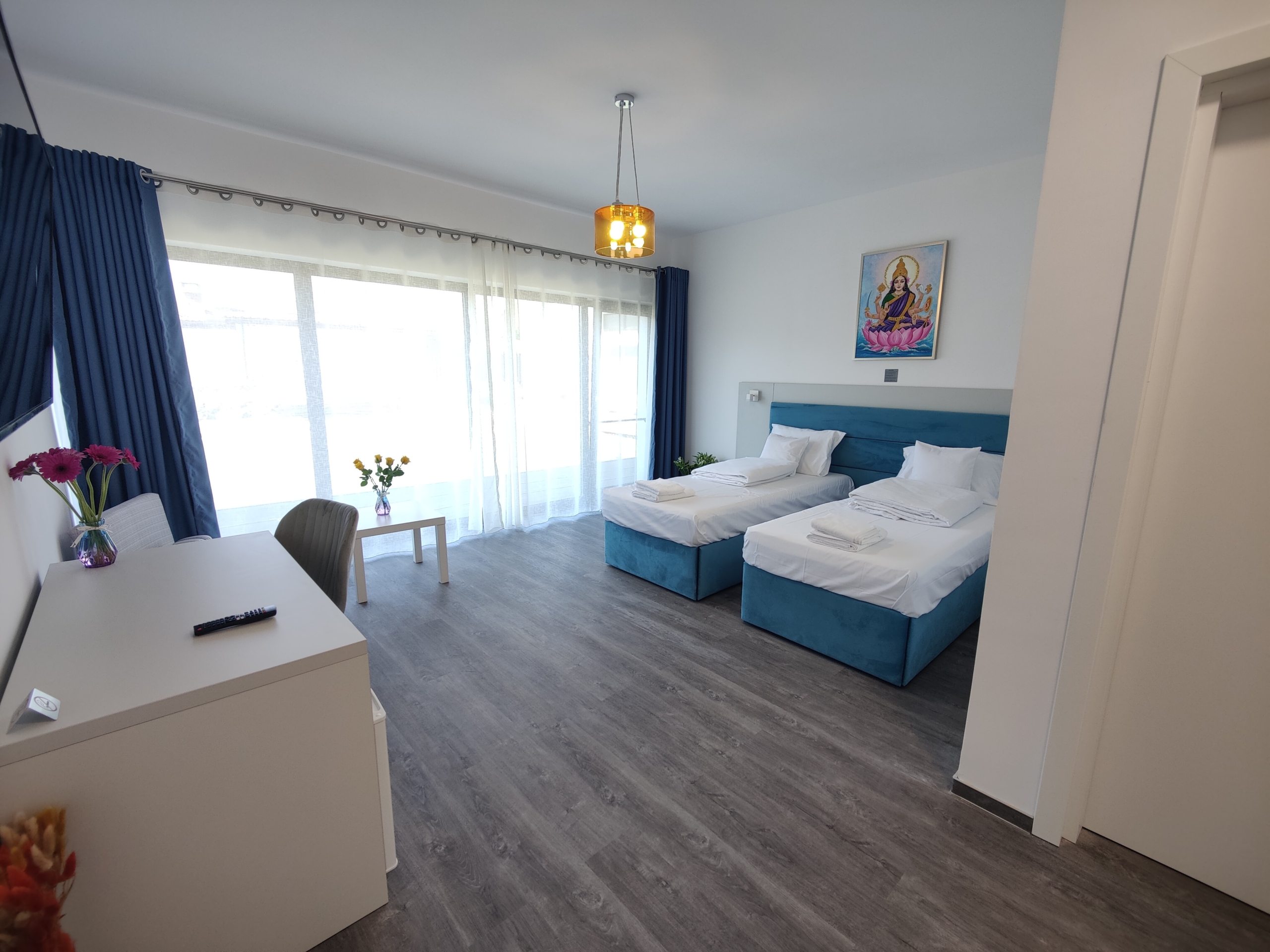 Vand Pensiune 10 camere si Casa de locuit