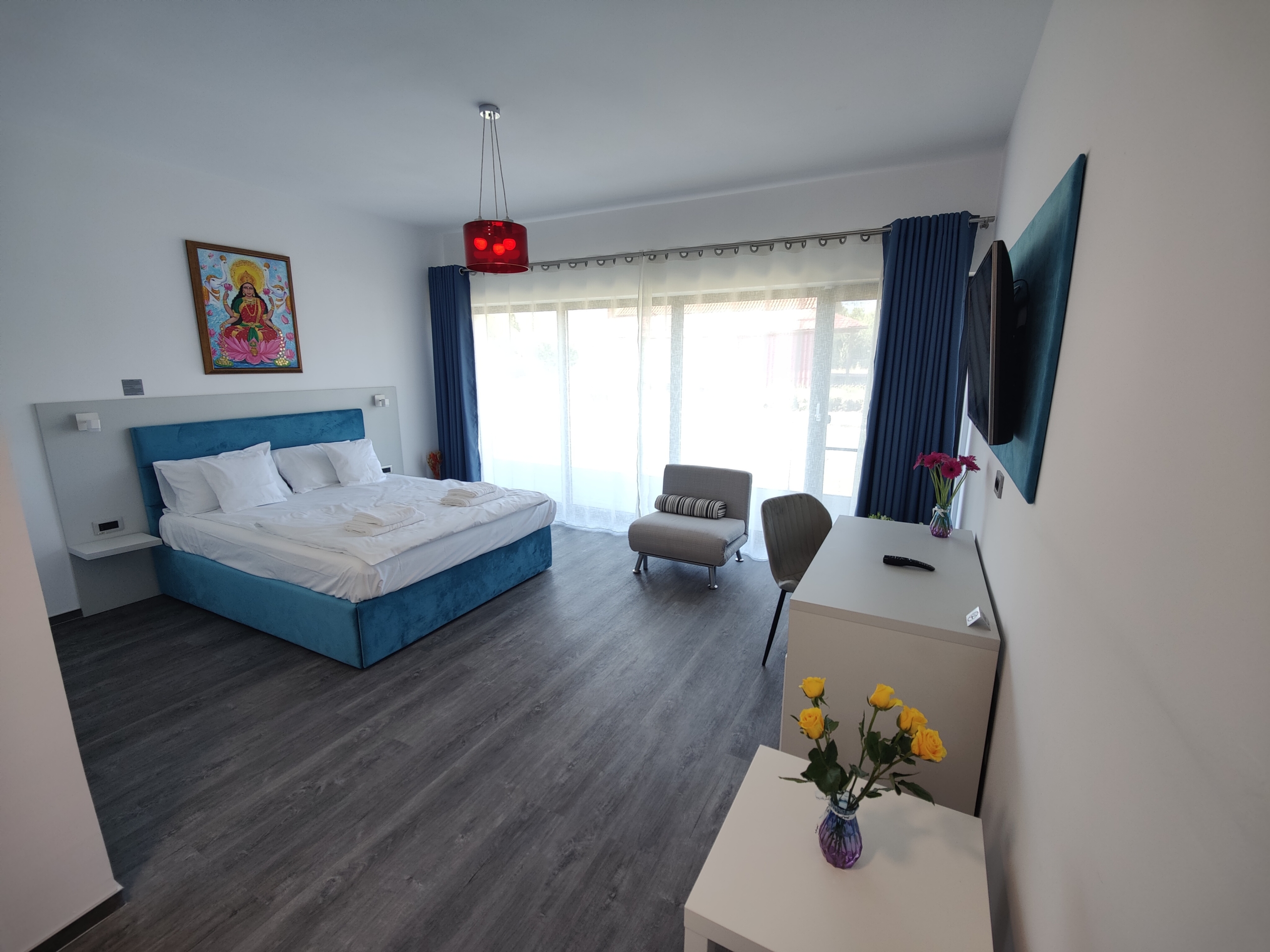 Vand Pensiune 10 camere si Casa de locuit